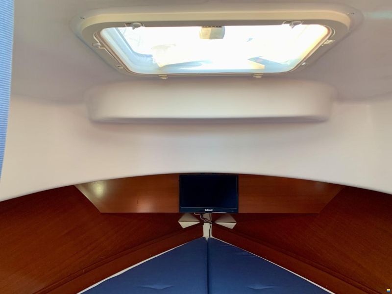 Beneteau Antares 760