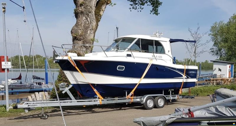 Beneteau Antares 760