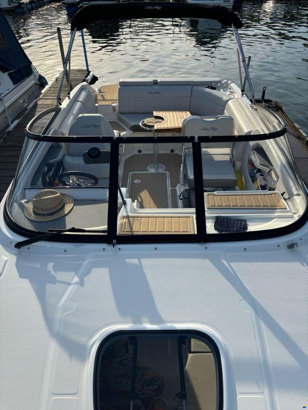 Sea Ray 250 SunSport