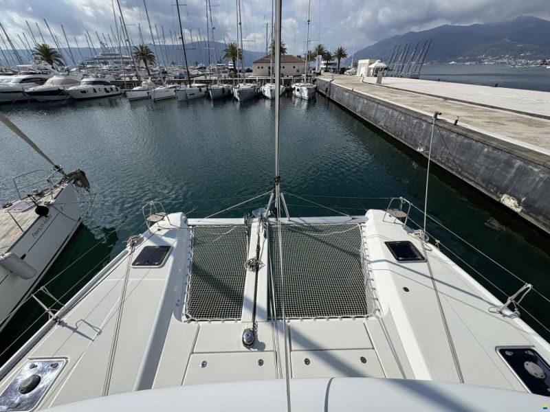 Lagoon 42
