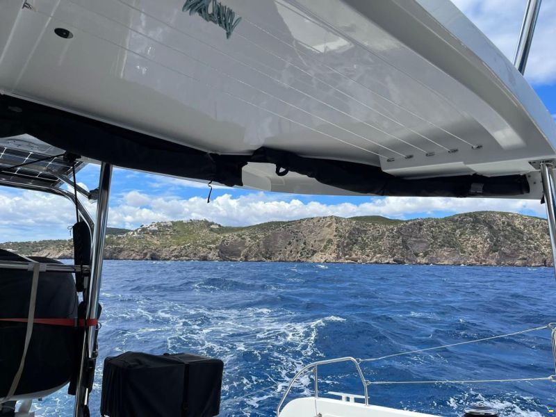 Lagoon 42