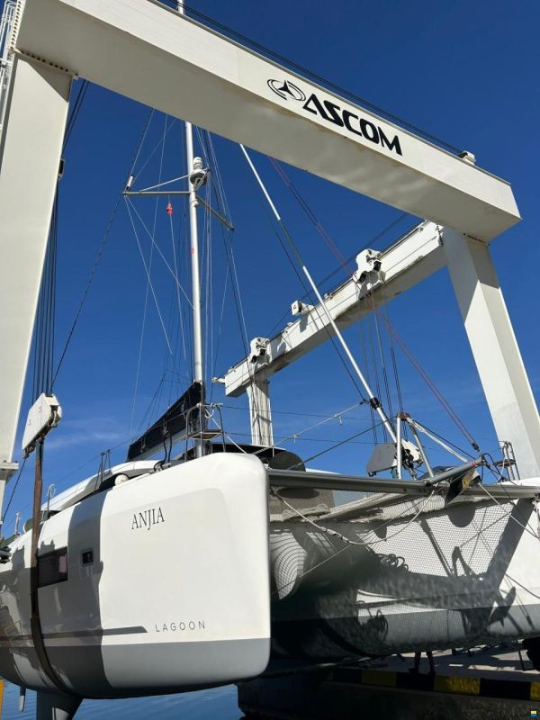 Lagoon 42