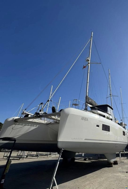 Lagoon 42