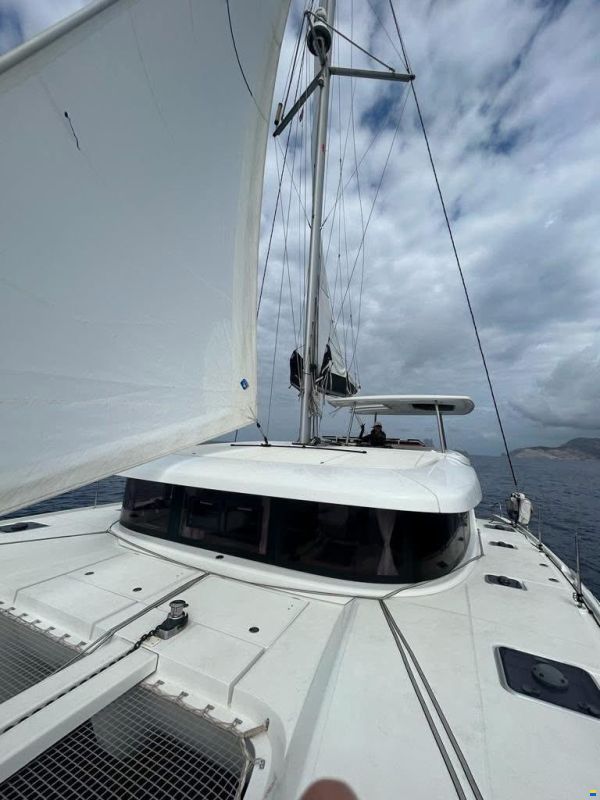 Lagoon 42