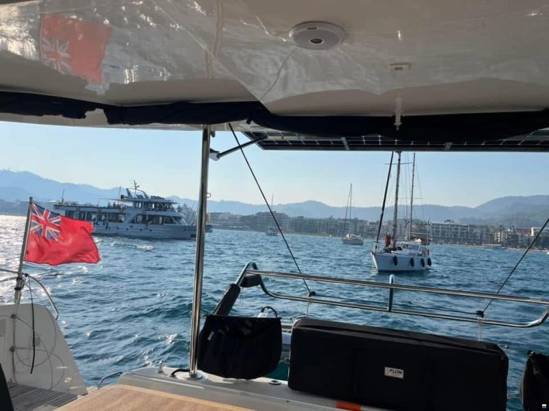 Lagoon 42