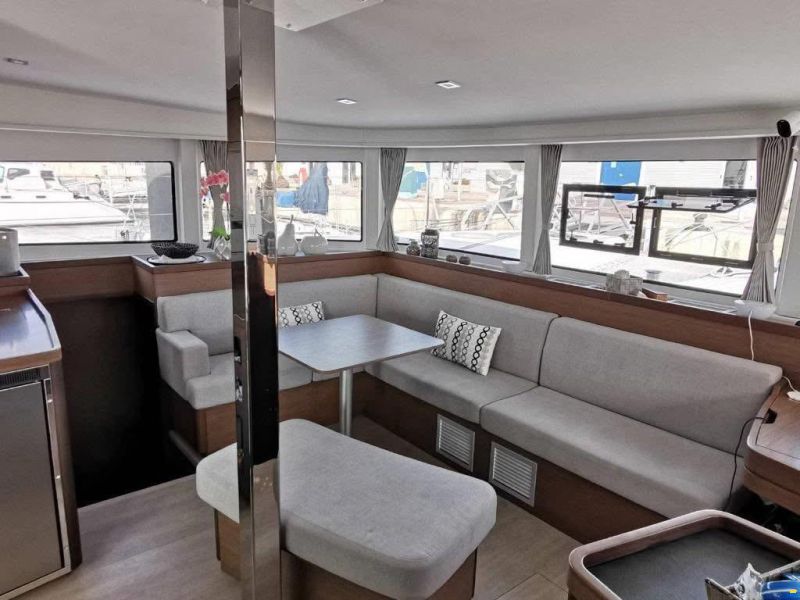 Lagoon 42