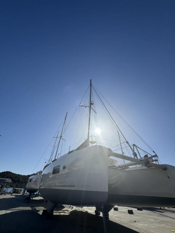 Lagoon 42