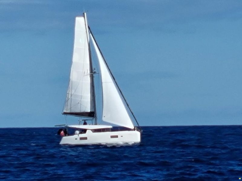 Lagoon 42