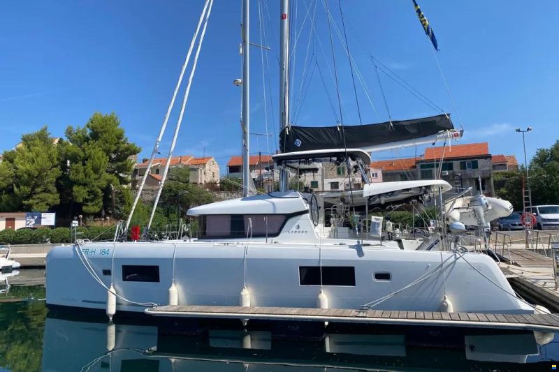Lagoon 42