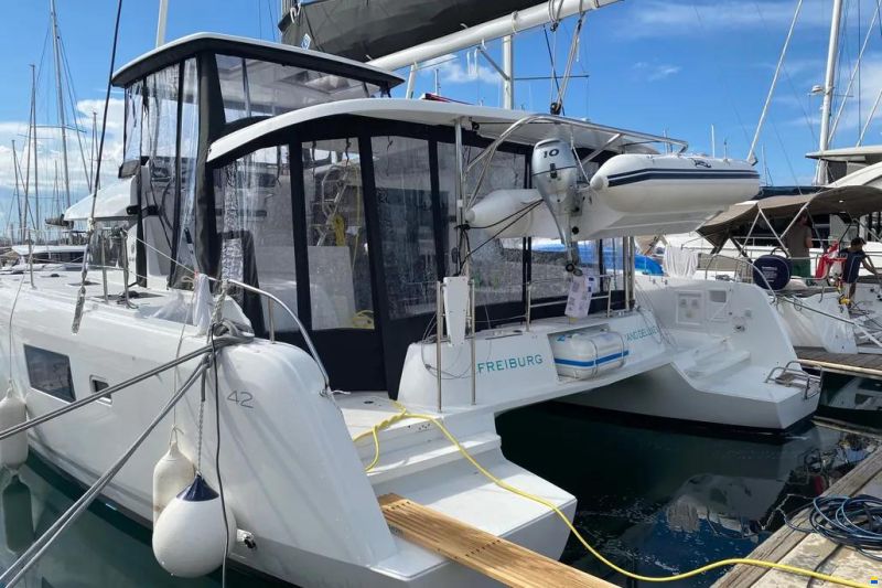 Lagoon 42