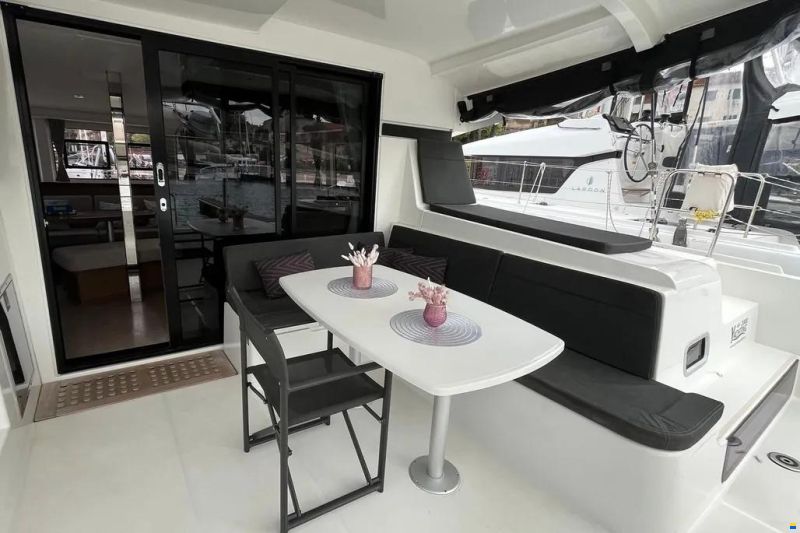 Lagoon 42
