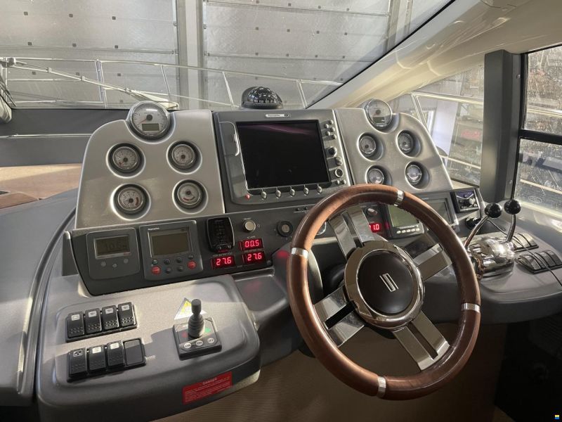 Azimut 43S