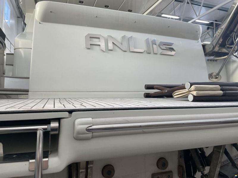 Azimut 43S