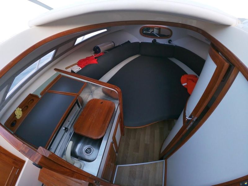 Windy 8000 Full Cabin