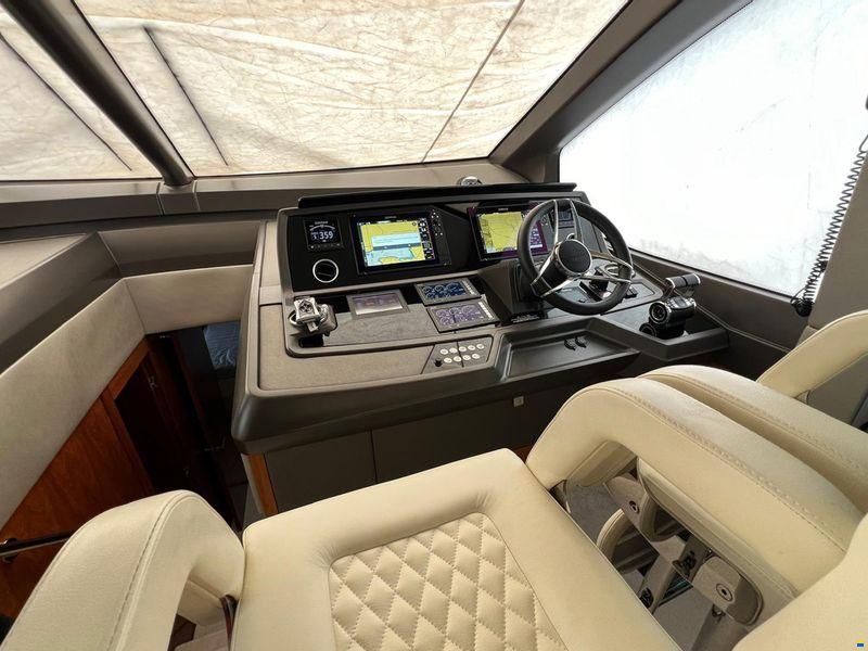 Sunseeker Manhattan 66