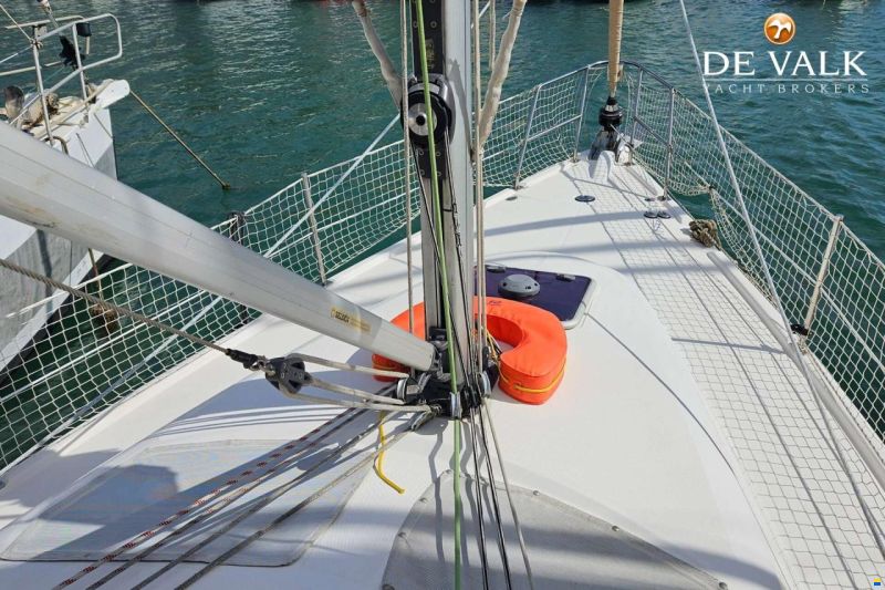 Hunter Marine 38