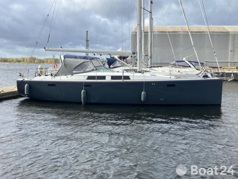 Hanse 415