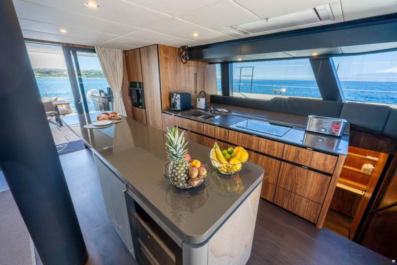 Sunreef 60 SAILING