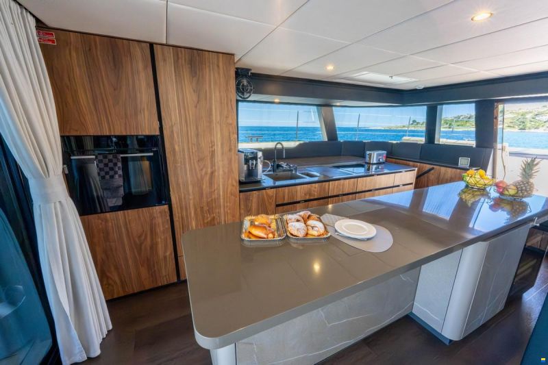 Sunreef 60 SAILING