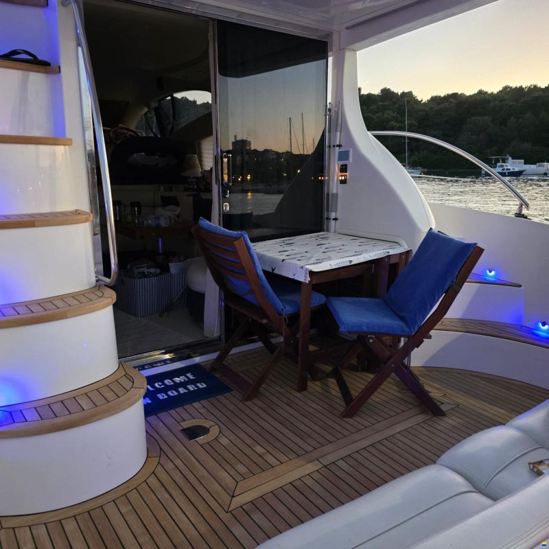 Azimut 42 fly