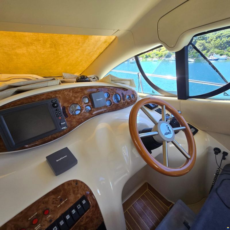 Azimut 42 fly