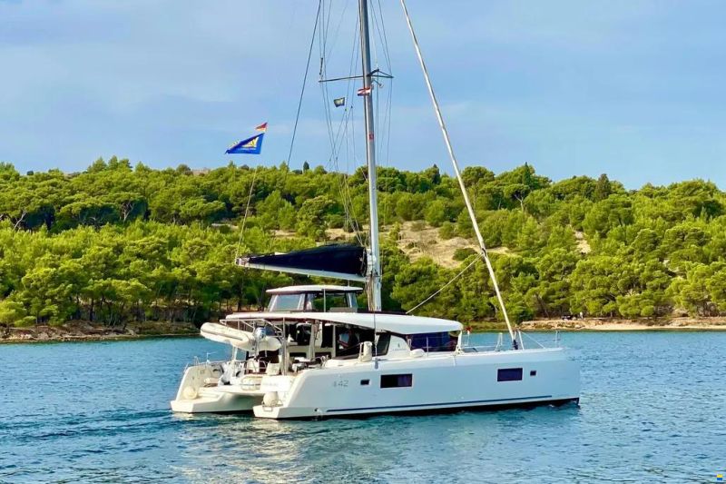 Lagoon 42