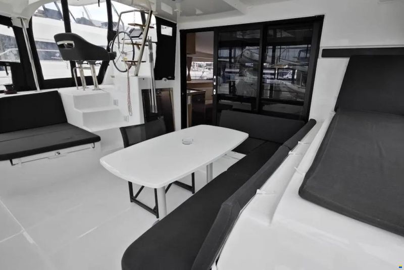 Lagoon 42