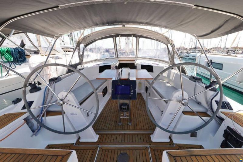 Hanse 385