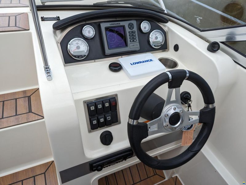 quicksilver Activ 645 Cabin