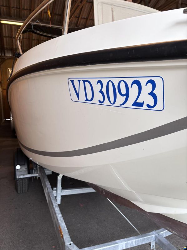 Quicksilver Activ 555 open