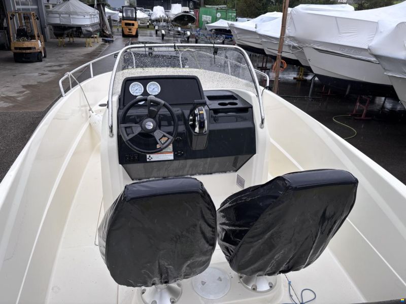 Quicksilver Activ 555 open