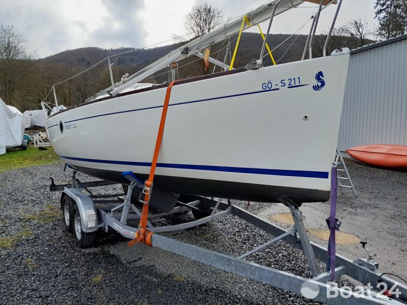 Beneteau First 211
