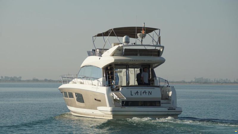 Prestige Flybridge 500