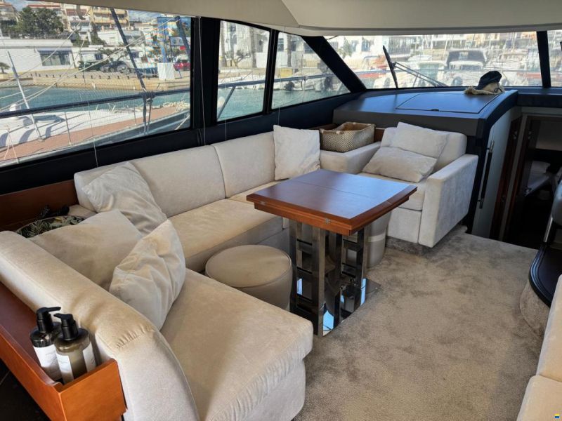 Prestige Flybridge 500