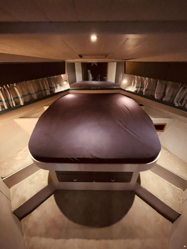 Ferretti 36
