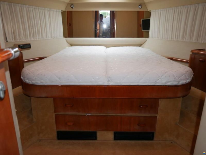 Ferretti 480