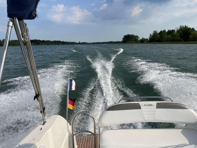 Maxum 2600 SE