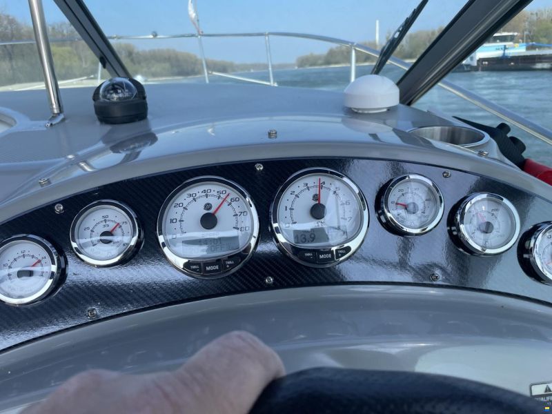 Maxum 2600 SE