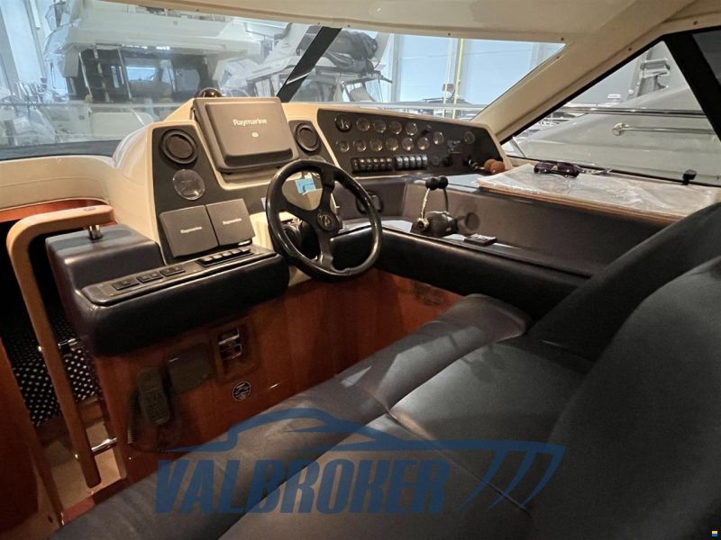 Sealine C 39