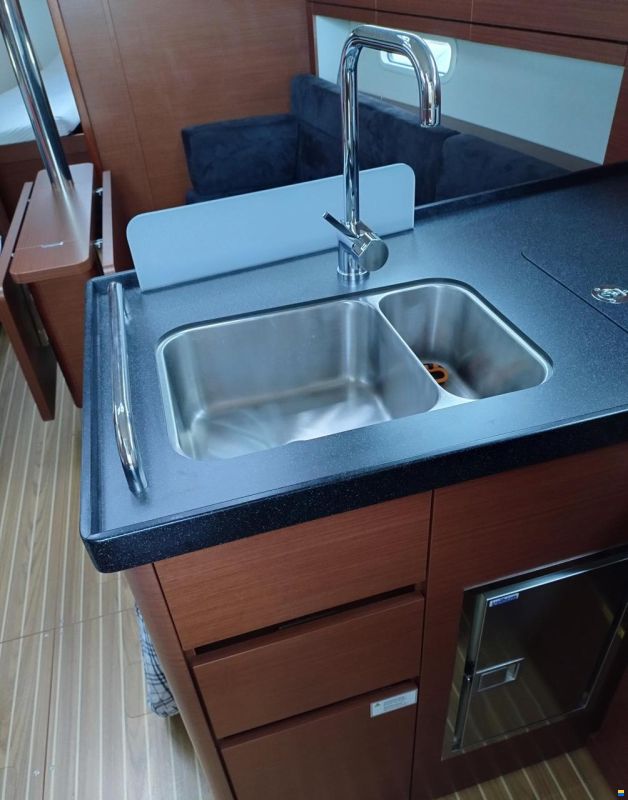 Hanse 348