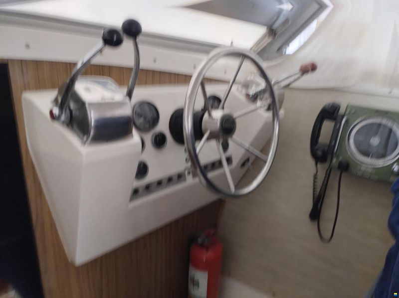 Bertram 28 Flybridge