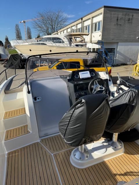 Quicksilver 675 Sundeck / 200cv