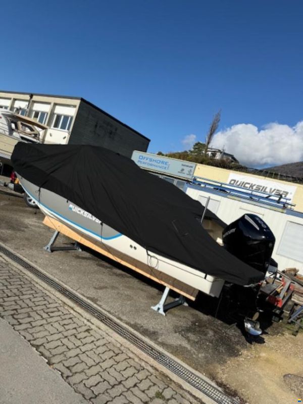 Quicksilver 675 Sundeck / 200cv