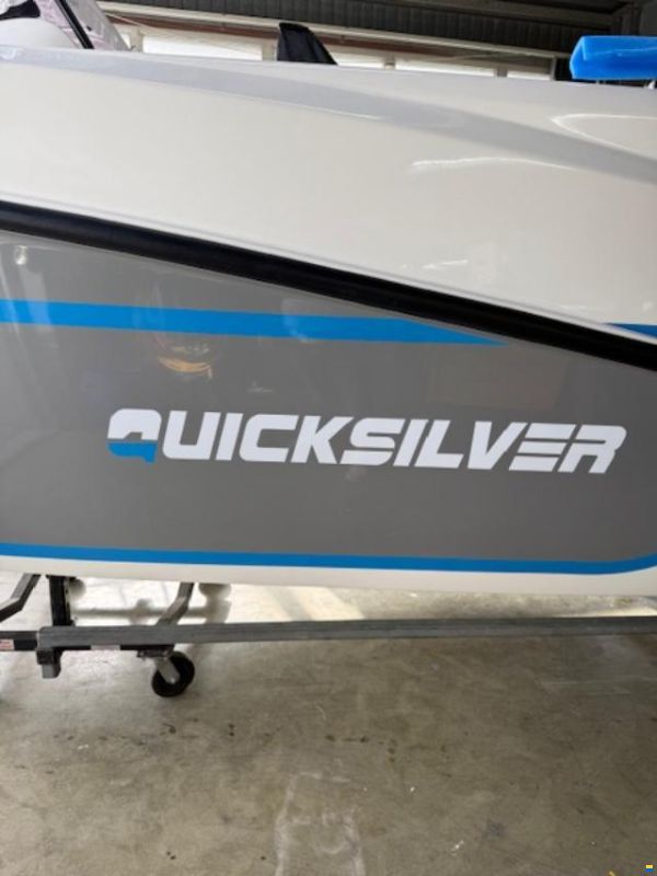 Quicksilver 675 Sundeck / 200cv