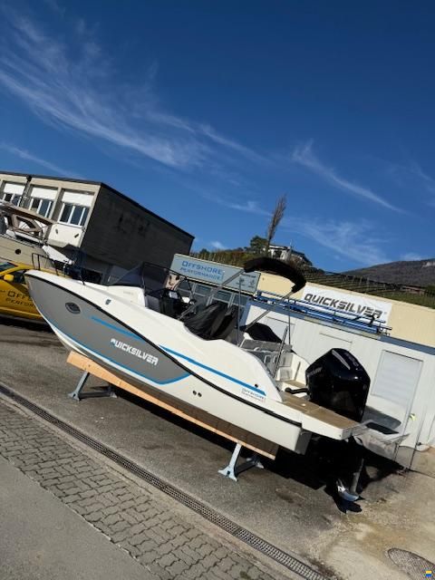 Quicksilver 675 Sundeck / 200cv