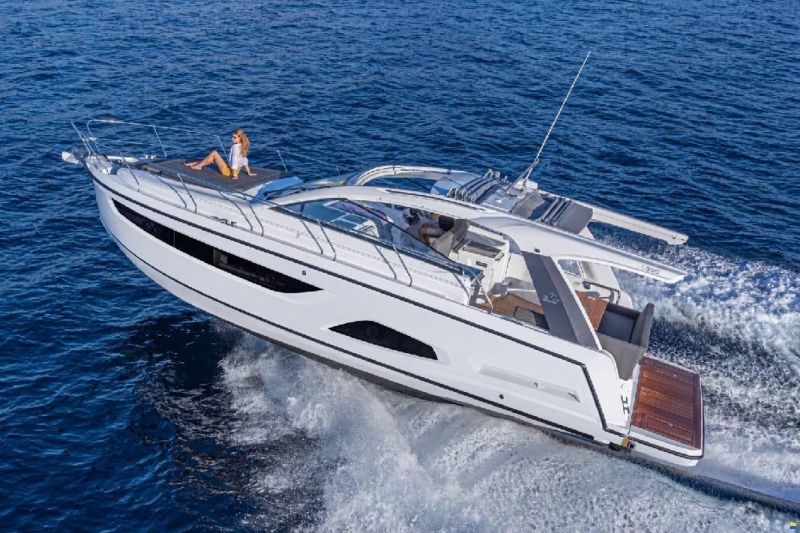 Sealine S390
