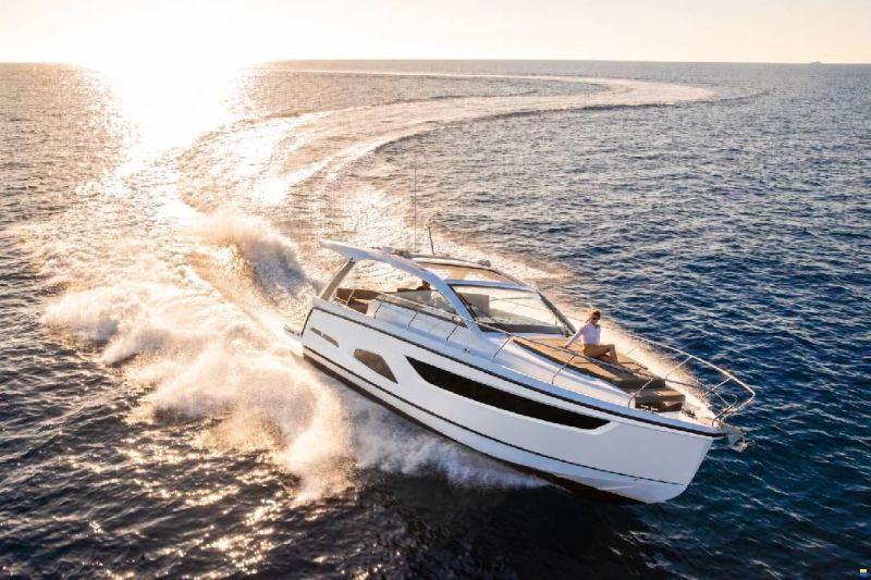 Sealine S390