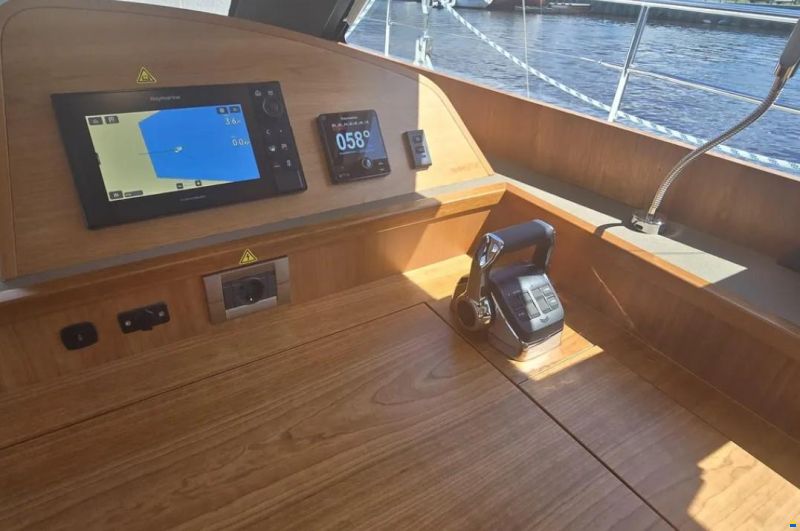 Moody 54 DS - Decksaloon