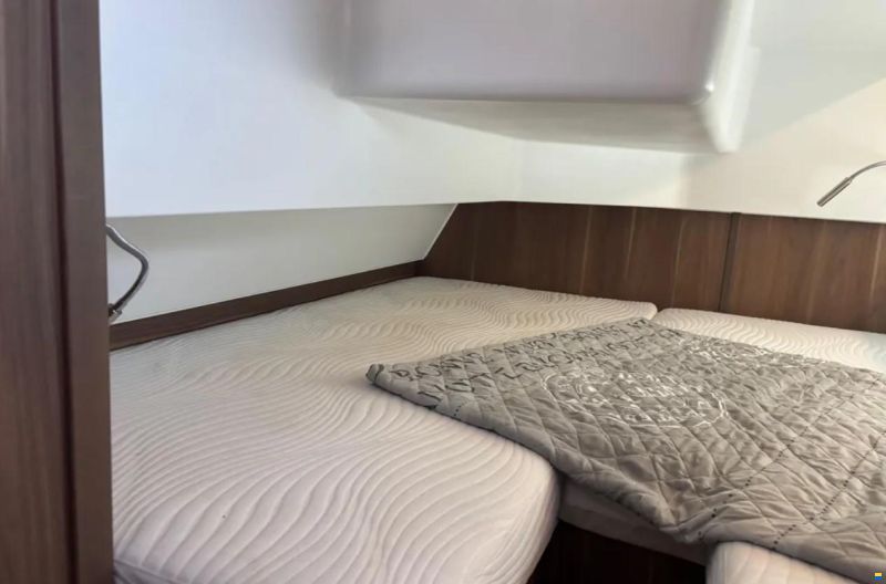 Sealine C330