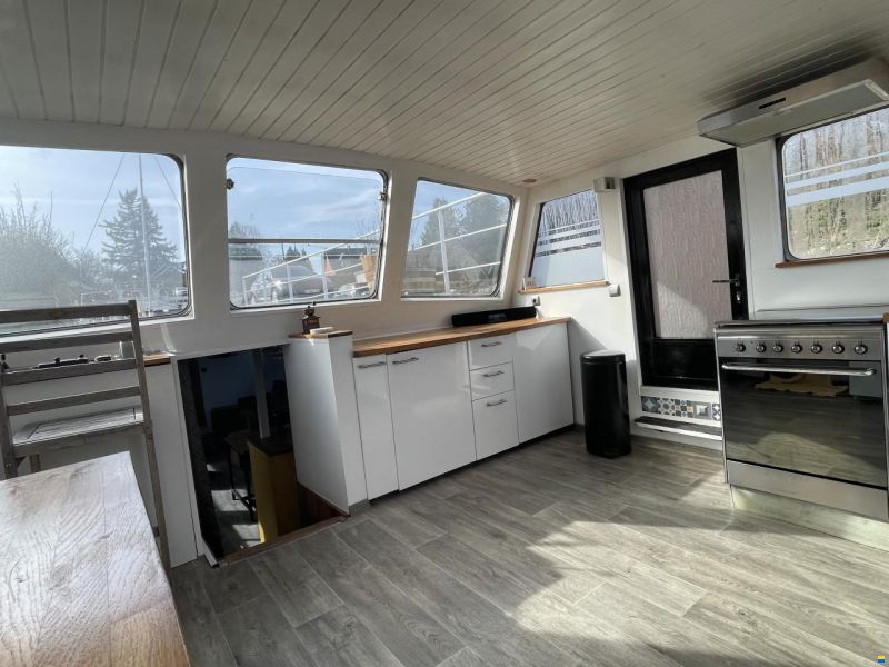 Bateau de plaisance - bateau habitation